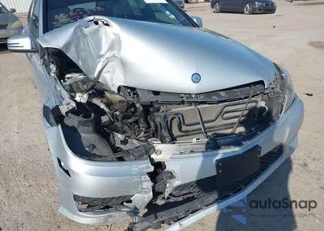 2013 Mercedes-Benz C 250 Sport from USA, damaged, VIN WDDGF4HB2DR301287